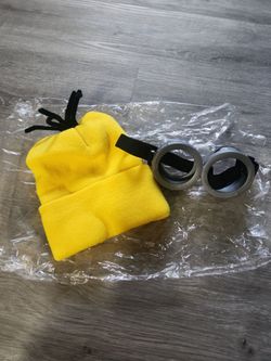 Minion hat and goggles