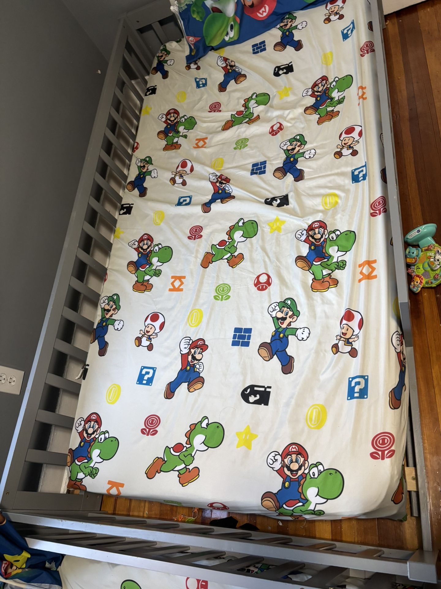 Toddler twin size bed