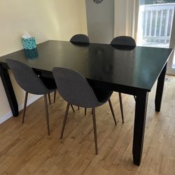Beautiful dinning table (no Chairs)