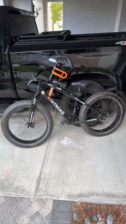 Mountain bike - black - fat tires