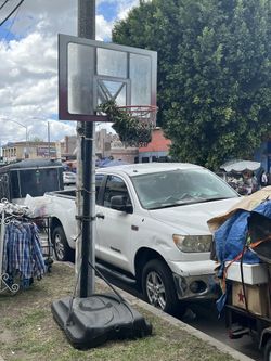 Basketball hoop