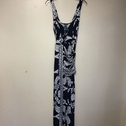 Women’s VENUS Polyester/spandex navy & white paisley print sleeveless maxi dress… Medium
