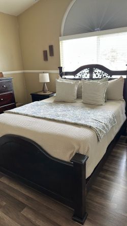 Queen bed set