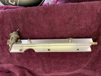 99-00 Honda Civic Si - Fuel Rail and Regulator (OEM)