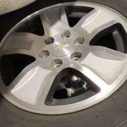 Chevrolet / GMC Wheels W/ Toyo Tires 
