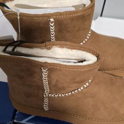 Women's Boots Size 9 New