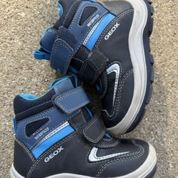 GEOX Respira Waterproof Boots – Size 8.5 (Little Kid, US)