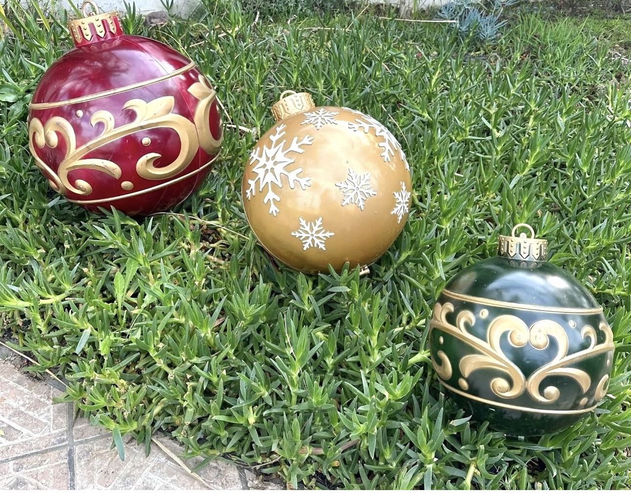 Christmas Vintage Classic Ornamentes Ball Set Unique Pieces Like This 34,30,24.