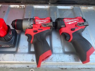 Milwaukee m12 drill driver combo