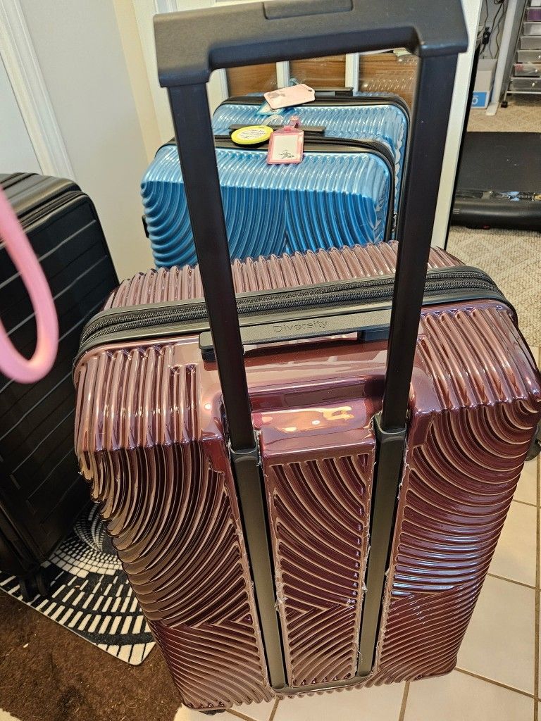 Large Suitcase Luggage Single Or All 3 (Shoot An Offer)