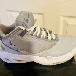 Men’s Nike Jorden Max Aura 4 ) size 12