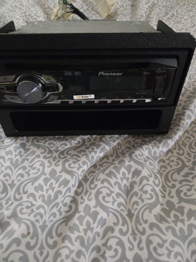 Pioneer DEH-4400HD Car CD/MP3 Player