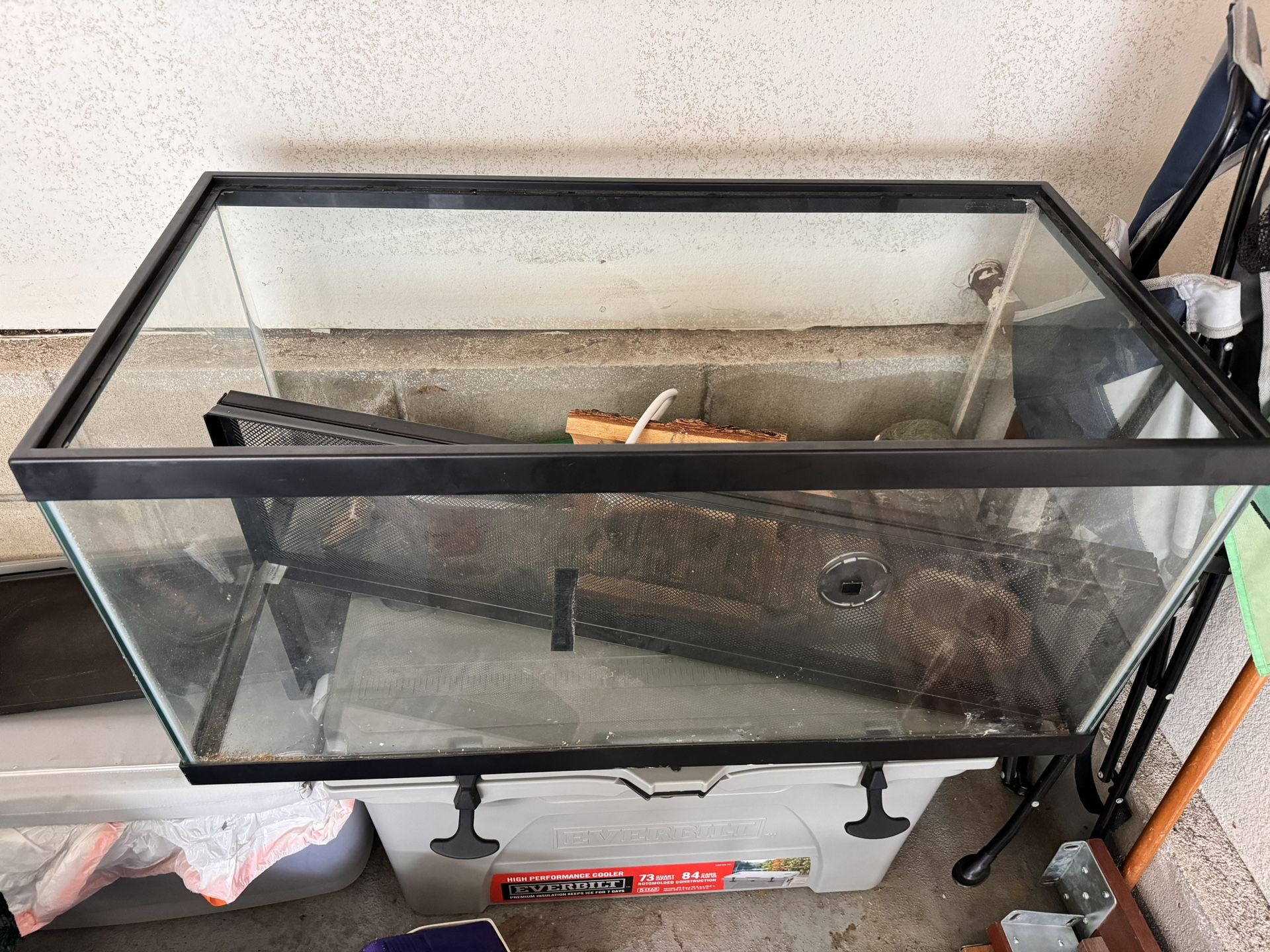 40 gallon tank with accessories