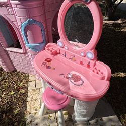 Step2 Vanity With Stool