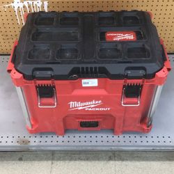 Milwaukee Pack out