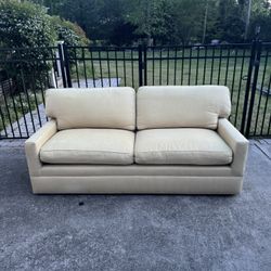 Couch, Perfect condition, Free Delivery!