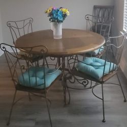 Table & Chairs