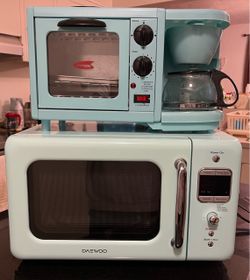 Vintage Style Retro Mint Green Appliance Set - Daewoo Microwave & 3-in-1 Breakfast Station