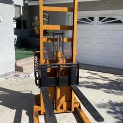 Forklift