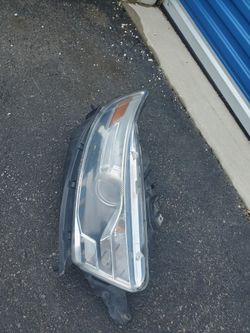2013 Ford Taurus Headlight