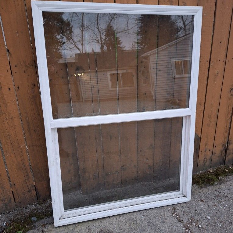 Vinyl Window 36x54 Single Hung for Sale in Seattle, WA - OfferUp