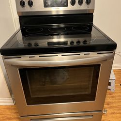 Frigidaire stove/oven (Electric)