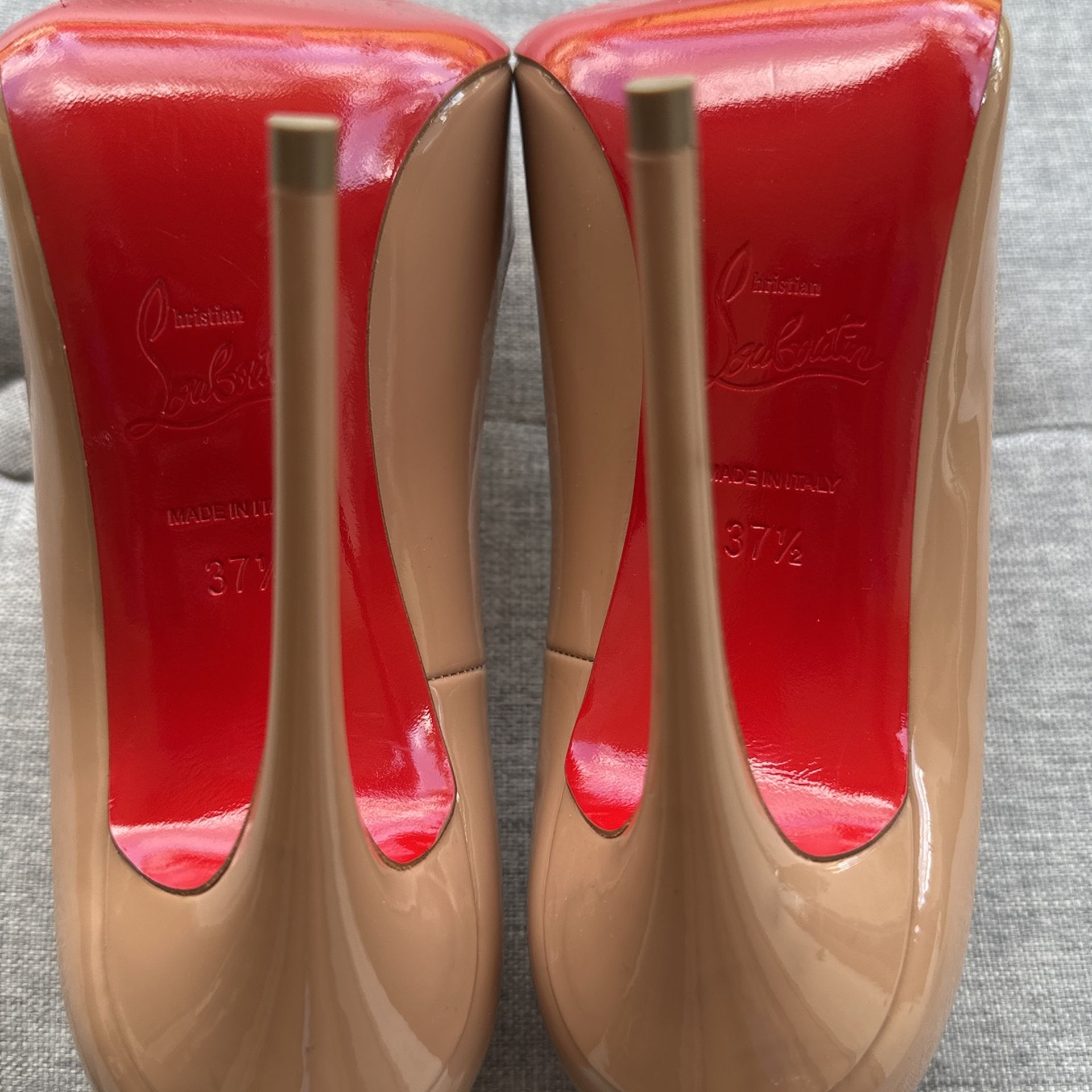 Beige 37.5 Christian Louboutin Patent Pump Heels