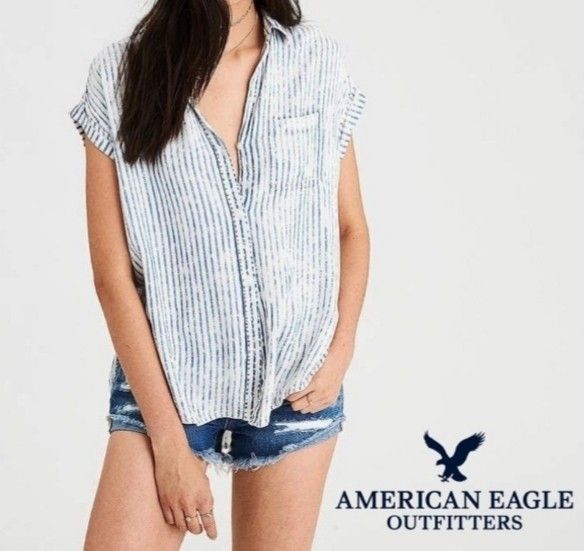 Women's American Eagle Size LG Paid $40
