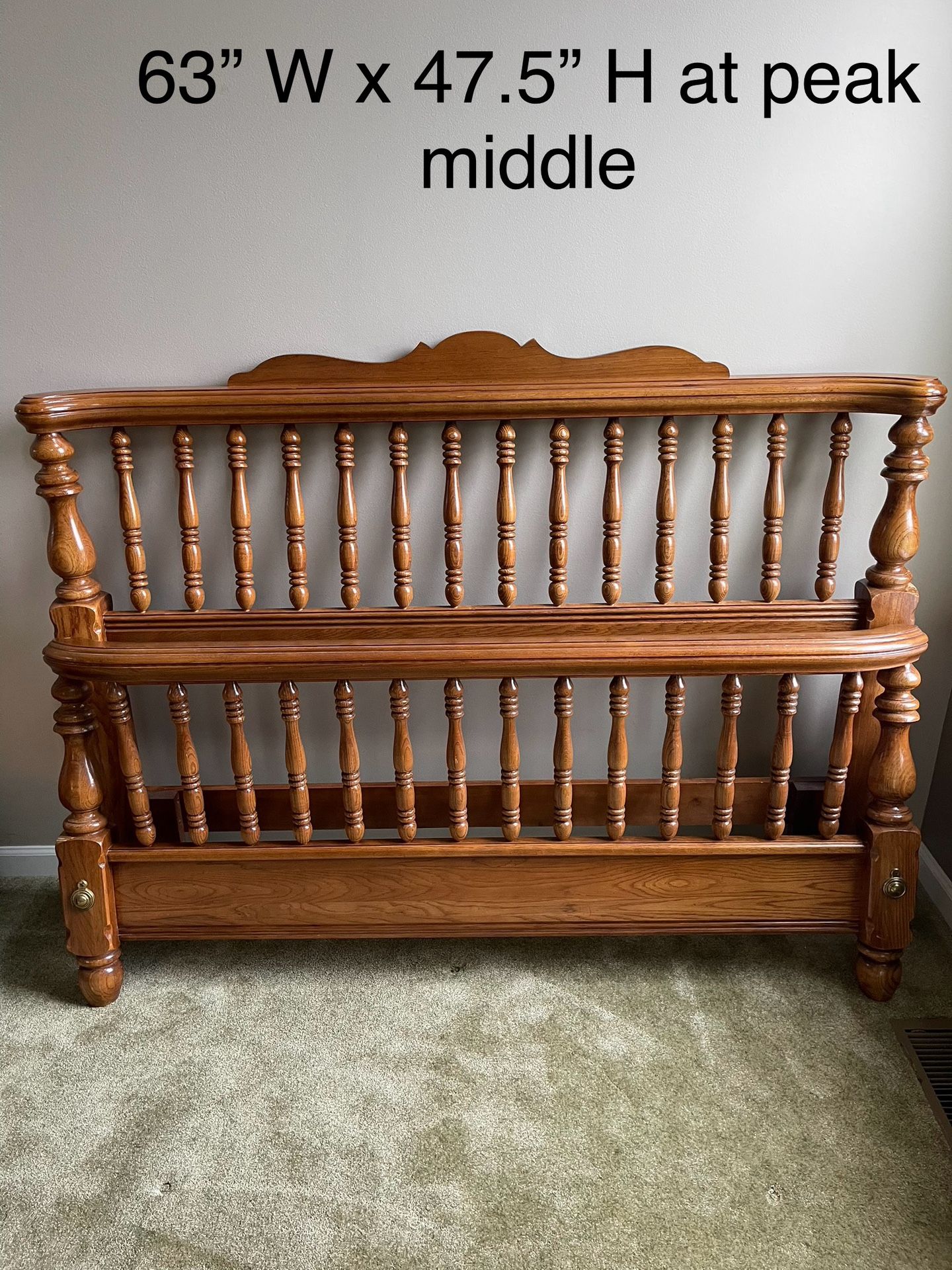 Oueen/Full Head And Footboard.  Solid Oak. Beautiful Condition!