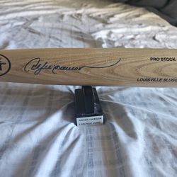 Autographed Andre Dawson Bat. Schwartz Sports Authentic