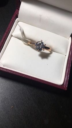 Rose gold ring with crystal stone