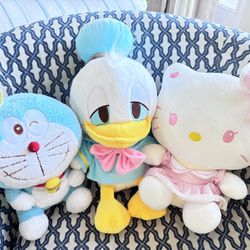 brand new disney hello kitty plush toy，soft doll