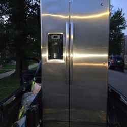 GE Stainless Steal Fridge