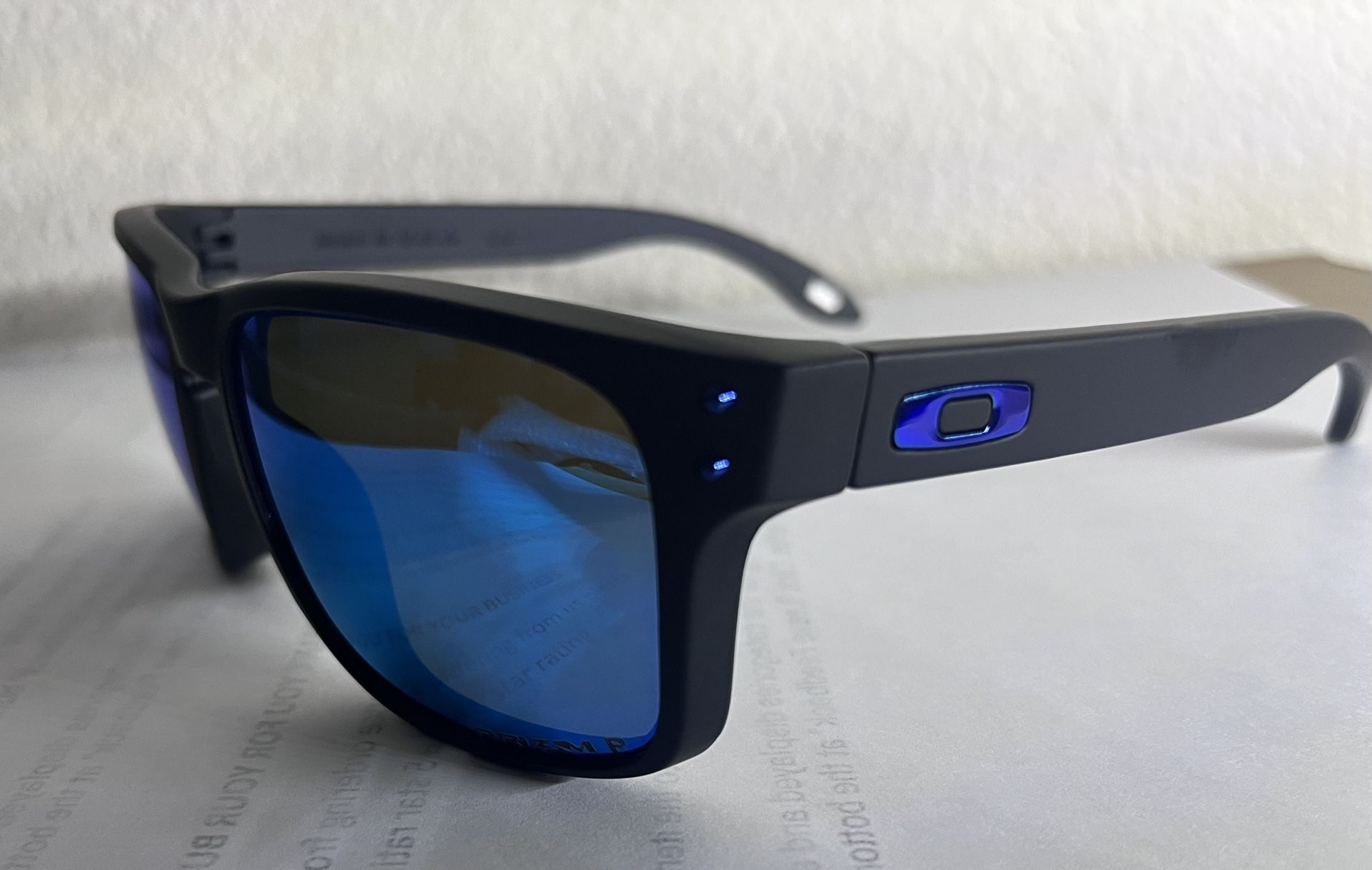 Oakley Holbrook Sunglasses New In Box