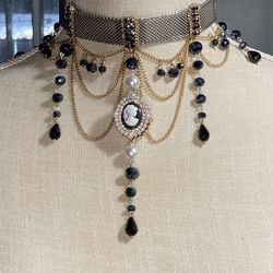 Victorian Women’s Cameo Necklace
