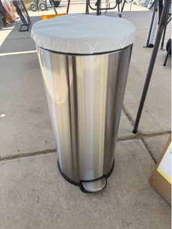 8 Gal. Stainless Steel Round