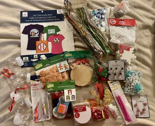 Miscellaneous Christmas ornament kits, decorations, art supplies