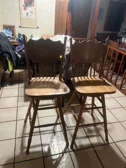 Solid oak swivel barstool