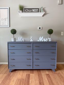 ✨🩶Gorgeous solid dresser🩶✨