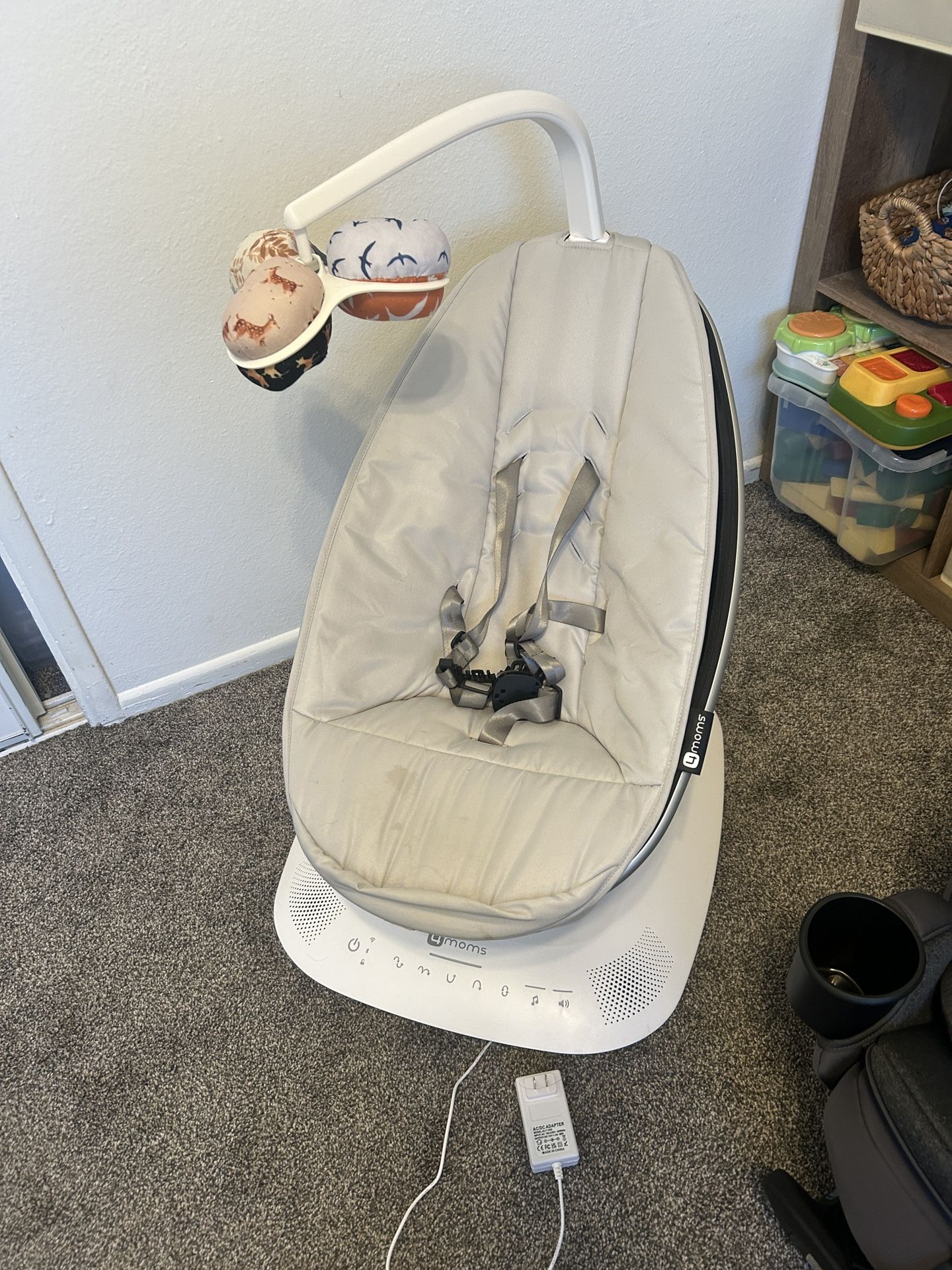 4moms Mamaroo Baby Swing With Newborn Insert 
