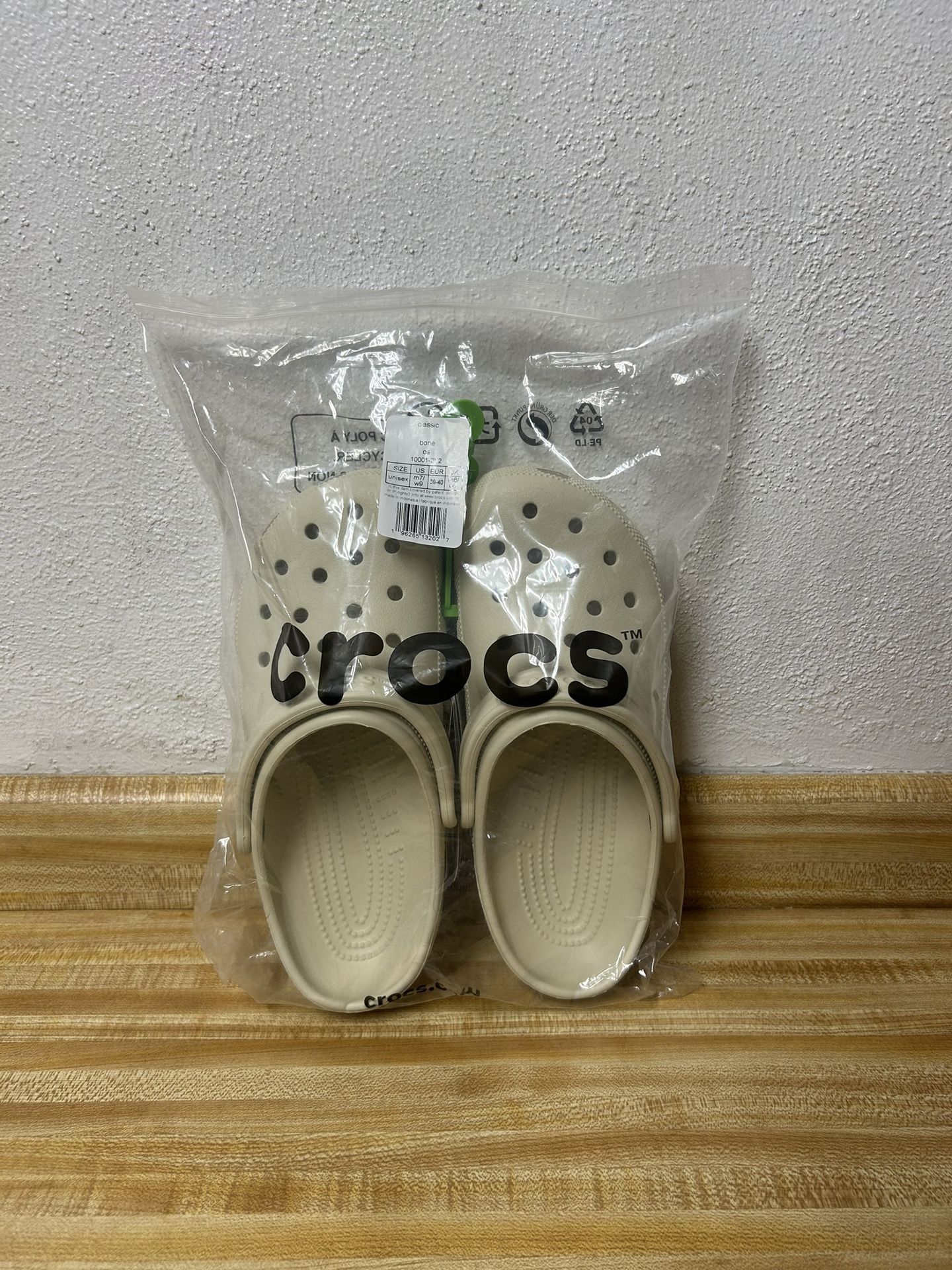 NEW CROCS