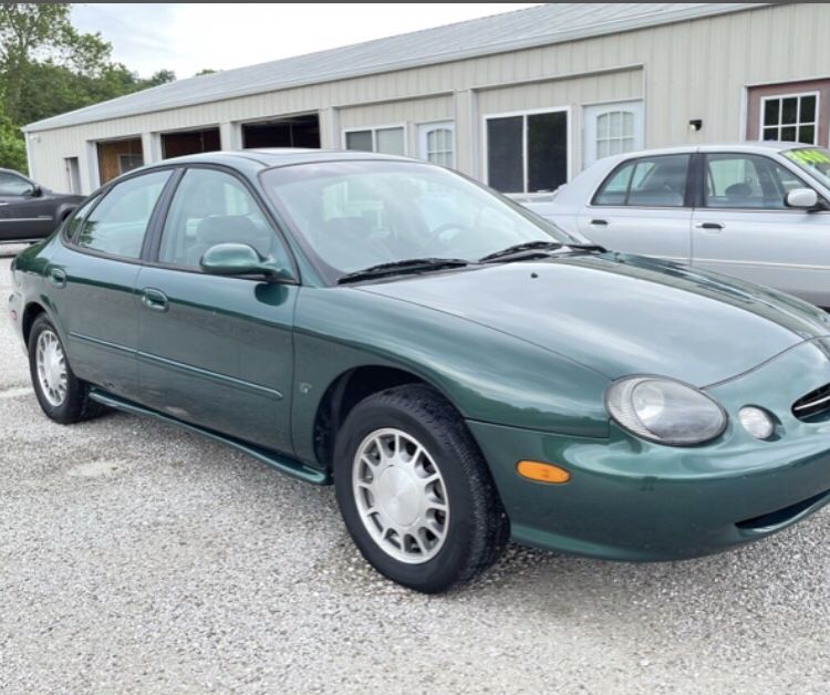 1999 Ford Taurus SE