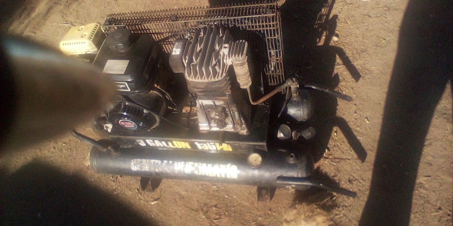 Predator Gas Air Compressor Run,S Great Starts First Pull 9gallin