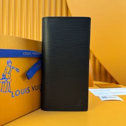 LV  wallet 
