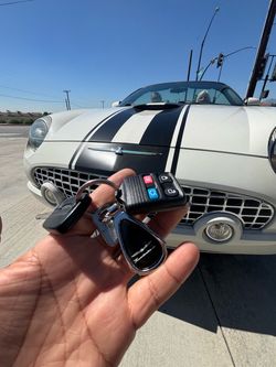 Llaves de autos / car keys and remotes