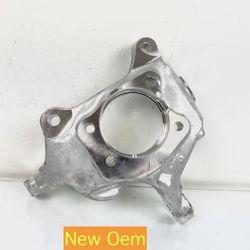 2020-2024  Toyota Highlander Right Steering Knuckle New Oem 