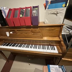 WW Kimball Upright Piano 