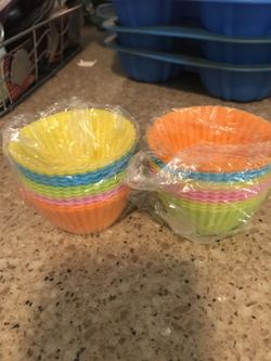 Silicone cupcake cups