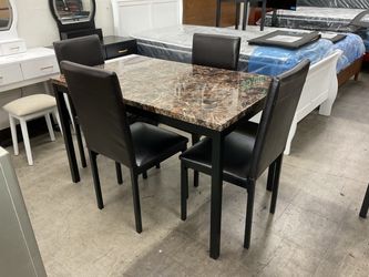 BRAND NEW Dining Table Set with 4 Chairs