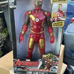 NEW Iron Man Action Figure 
